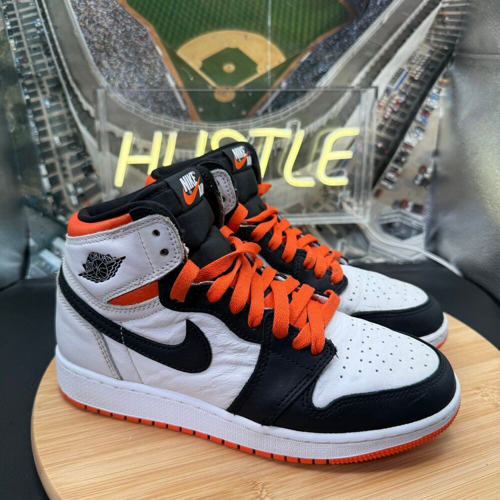 Nike Air Jordan 1 High OG GS 'Electro Orange' 2021 Youth Size 5.5Y